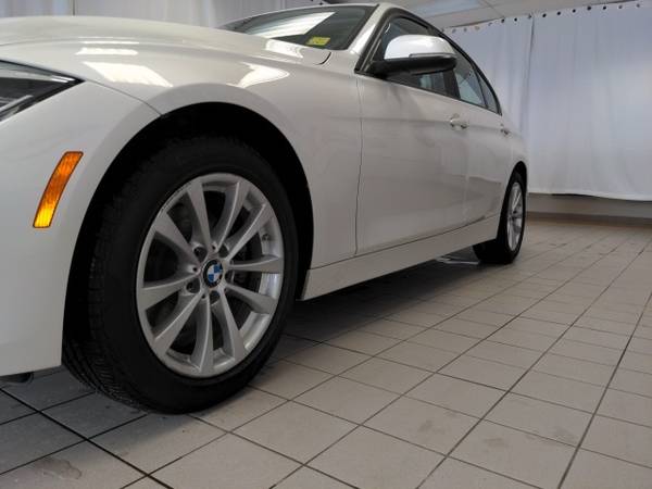 2018 BMW 3 Series AWD 4D Sedan/Sedan 320i xDrive for sale in Dubuque, IA – photo 4