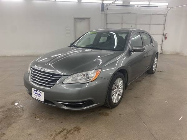 2013 Chrysler 200 LX - - by dealer - vehicle for sale in ottumwa, IA – photo 4