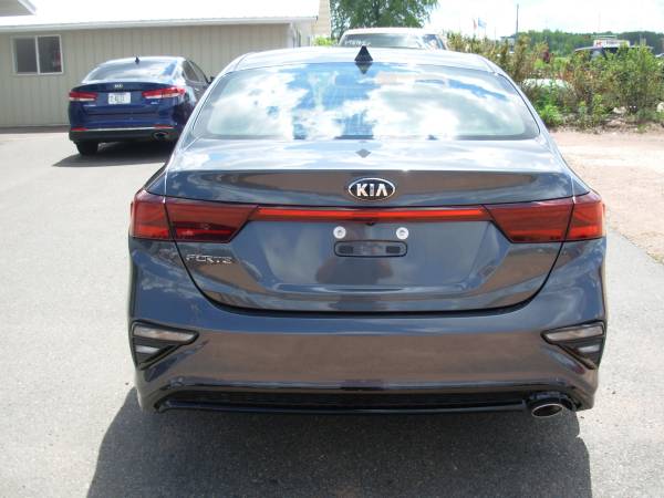 2019 KIA FORTE LXS 31818 MILES - cars & trucks - by dealer - vehicle... for sale in spencer, WI – photo 4