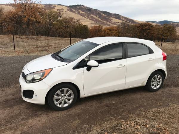 2013 Kia Rio automatic - cars & trucks - by owner - vehicle... for sale in Ashland, OR – photo 3