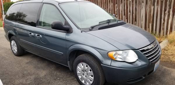 2007 Chrysler Town and Country for sale in Eltopia, WA
