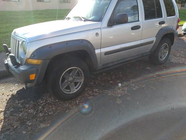 05 JEEP LIBERTY RENEGADE 4X4,GOOD REG! $1800obo - cars & trucks - by... for sale in Springfield, OR