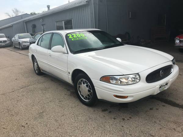 2002 Buick Lesabre LOW LOW MILES 96,000 MILES RUNS GREAT!!!! for sale in Clinton, IA – photo 3
