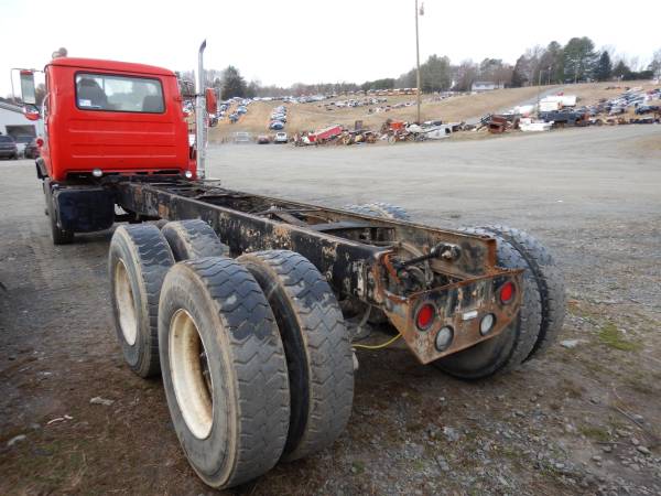 1999 Mack DM600 EM7-300 Cab Chassis 11 9L Tandem Axle - cars & for sale in Ruckersville, VA – photo 2
