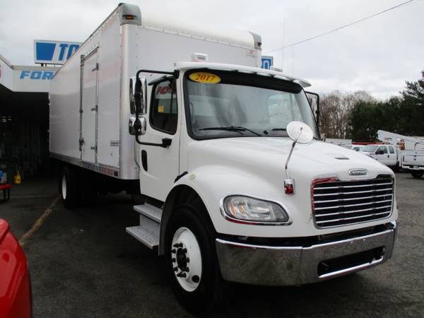 2017 Freightliner M2 106 Medium Duty 24 FOOT BOX TRUCK, LIFTGATE for sale in south amboy, VA – photo 2