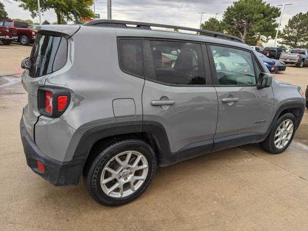Used 2019 Jeep Renegade FWD 4D Sport Utility/SUV for sale in Waterloo, IA – photo 13