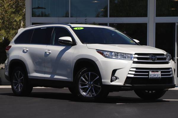 2018 Toyota Highlander Silver LOW PRICE - Great Car! for sale in Walnut Creek, CA – photo 2