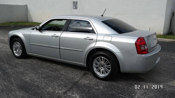 2008 CHRYSLER 300 TOURING***CLEAN***BAD CREDIT OK + LOW PAYMENTS !!!!! for sale in Hallandale, FL – photo 6