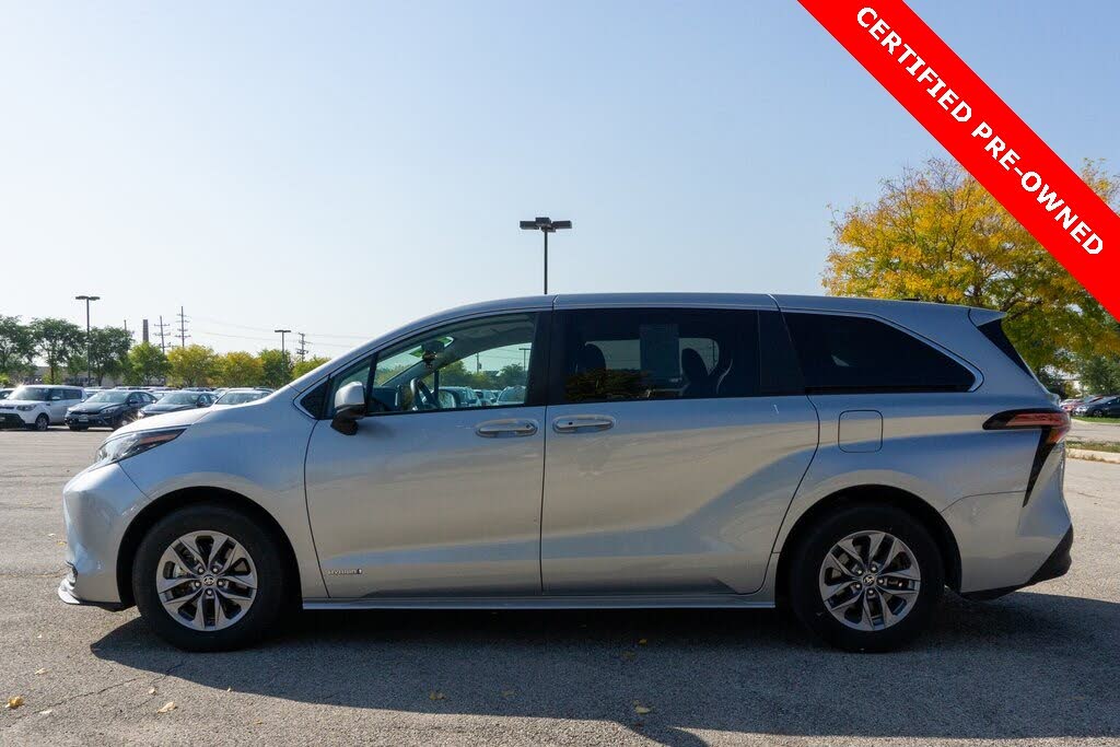 2021 Toyota Sienna LE 8-Passenger FWD for sale in Lincolnwood, IL – photo 2
