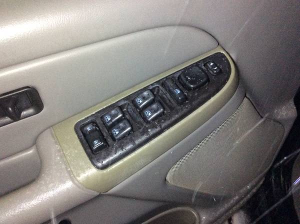 2004 Chevy Suburban LS 4WD Seats 8 - - by dealer for sale in Idaho Falls, ID – photo 18