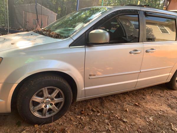 2008 Town and Country (clean and runs good) for sale in Locust Grove, GA – photo 2