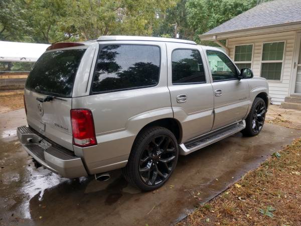 2004 Cadillac Escalade fast and clean for sale in Jacksonville, TX