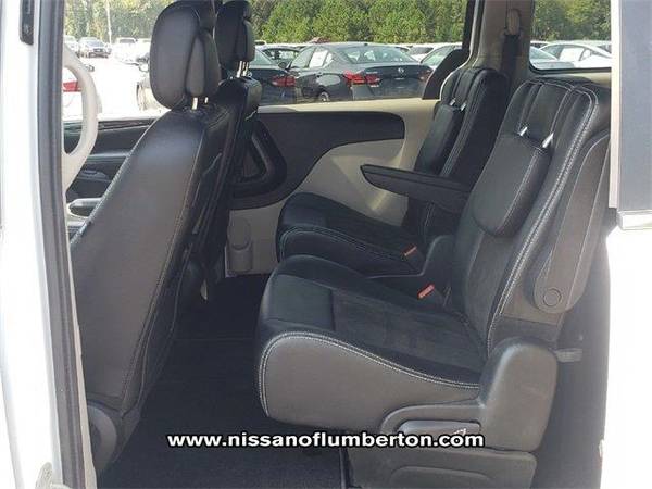 2019 Dodge Grand Caravan mini-van SXT - White Knuckle for sale in Lumberton, NC – photo 5