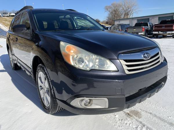 2011 Subaru Outback 2 5i AWD - - by dealer - vehicle for sale in Northmoor, MO – photo 3