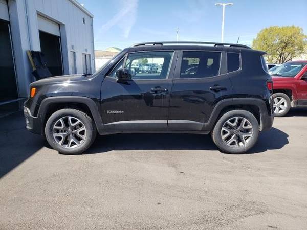2018 Jeep Renegade 4x4 4WD Latitude SUV - - by dealer for sale in Klamath Falls, OR – photo 3