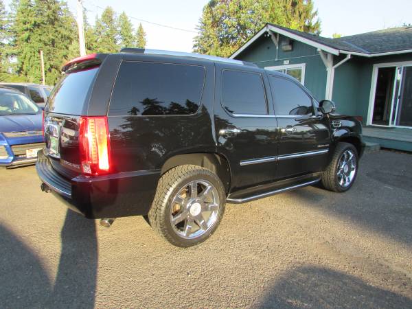 2012 CADILLAC ESCALADE LUXURY ALL WHEEL DRIVE - - by for sale in Vancouver, OR – photo 4