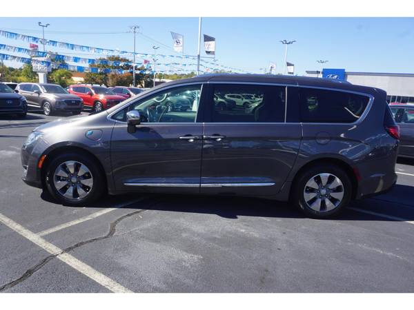 2018 Chrysler Pacifica Hybrid Limited FWD - - by for sale in Knoxville, TN – photo 5