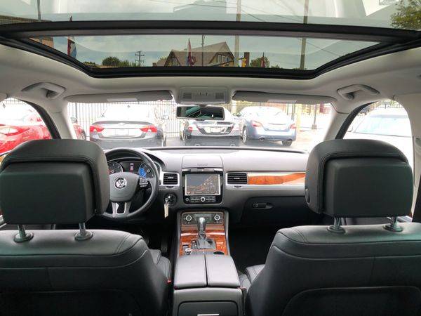 2012 Volkswagen Touareg TDI Lux CALL OR TEXT TODAY! for sale in Cleveland, OH – photo 21