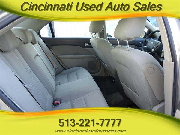 2010 Ford Fusion SE 2 5L I4 FWD - - by dealer for sale in Cincinnati, OH – photo 17