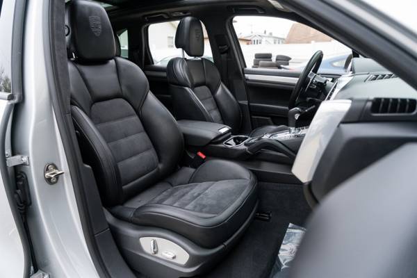 2014 PORSCHE CAYENNE GTS - CERTIFIED ONE OWNER - CLEAN CARFAX REPORT! for sale in Neptune City, NJ – photo 21