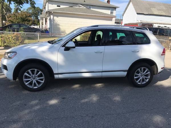 2014 VW Touareg sport suv AWD 66k miles financing available for sale in Valley Stream, NY – photo 2