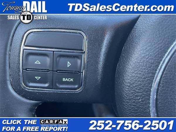 2012 JEEP GRAND CHEROKEE LAREDO - - by dealer for sale in Farmville, NC – photo 14