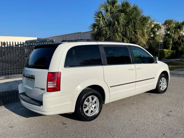 2010 Chrysler Town N country Touring for sale in West Palm Beach, FL – photo 6