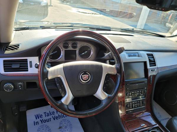 2010 CADILLAC Escalade Luxury - Guaranteed Approval-Drive Away... for sale in Oregon, OH – photo 11