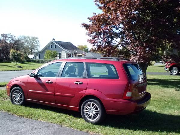 03 Ford Focus SE Wagon 4D One Owner for sale in Bethlehem, PA – photo 3