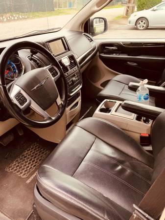 2011 Chrysler Town and Country for sale in Ronkonkoma, NY – photo 13