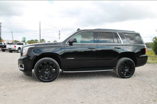 2017 GMC YUKON SLT 4X4 - LOADED - 22s - BLK ON BLK - NAV - LOW... for sale in Liberty Hill, TX – photo 4
