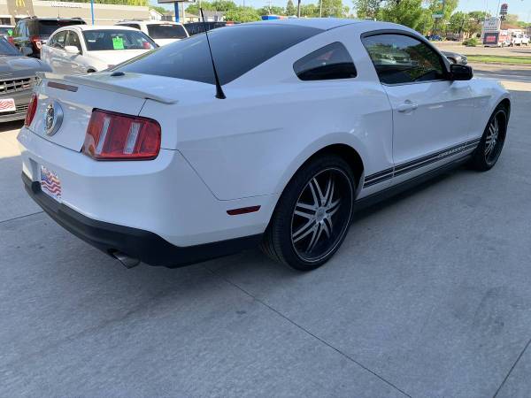 ★★★ 2012 Ford Mustang Premium / Black Leather / ONLY 96k Miles! ★★★... for sale in Grand Forks, MN – photo 6