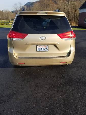 2011 Toyota Sienna - cars & trucks - by owner - vehicle automotive... for sale in amboy, OR – photo 2