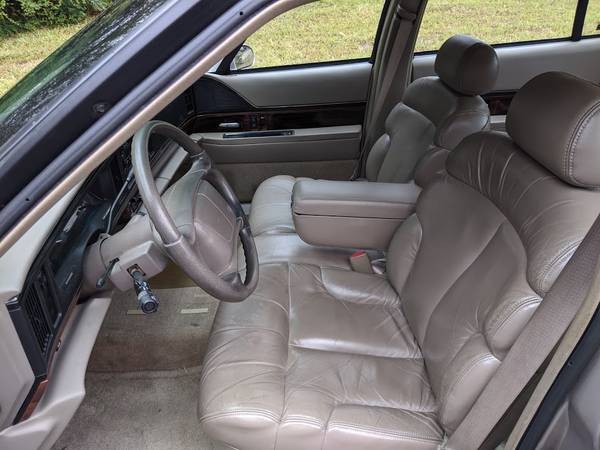 Buick LeSabre SENIOR OWNED -DRIVEN LESS THAN 6500 MILES A YEAR-LEATHER for sale in Powder Springs, GA – photo 3