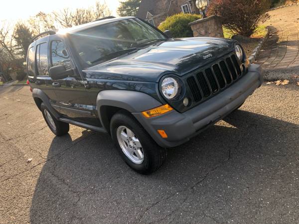 2005 Jeep Liberty 4x4 - cars & trucks - by owner - vehicle... for sale in Totowa, NY – photo 6
