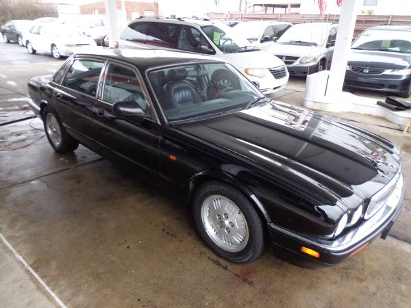 SALE! 1995 Jaguar XJ-SERIES, CLEAN IN/OUT, CLASSIC CAR, RUNS GOOD for sale in Allentown, PA
