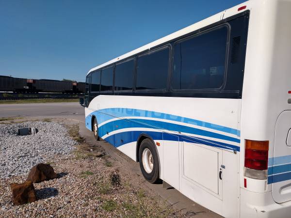 2002 MCI 34 passenger bus for sale in Waverly, NE – photo 5