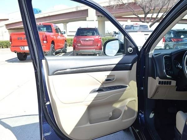 2016 Mitsubishi Outlander - - by dealer - vehicle for sale in GRAPEVINE, TX – photo 11