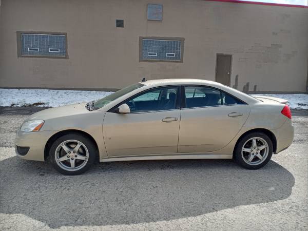 2010 PONTIAC G6 LOW MILES - - by dealer - vehicle for sale in Lakewood, OH