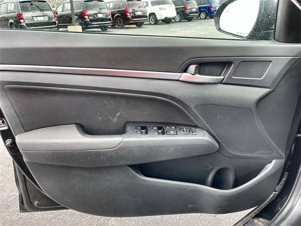 2020 Hyundai Elantra SEL sedan Phantom Black - - by for sale in Augusta, KS – photo 16