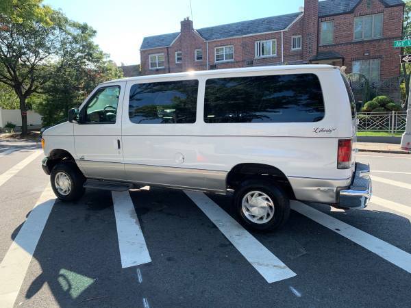 2003 Ford E150 Econoline Wagon Chateau super low miles for sale in Brooklyn, NY – photo 4