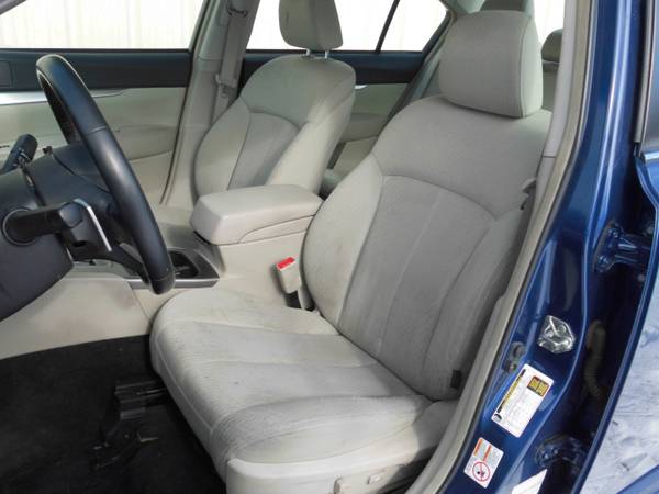 2011 Subaru Legacy 2 5i Premium - - by dealer for sale in Wilmington, OH – photo 11