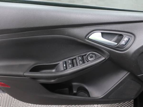 2017 Ford Focus SE Sedan - Warranty - cars & trucks - by dealer -... for sale in Hastings, MI – photo 5