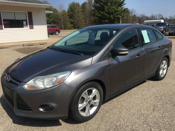 SHARP 2014 FORD FOCUS LOADED SE WITH LOW MILES & ONE OWNER - cars & for sale in Howard City, MI – photo 4