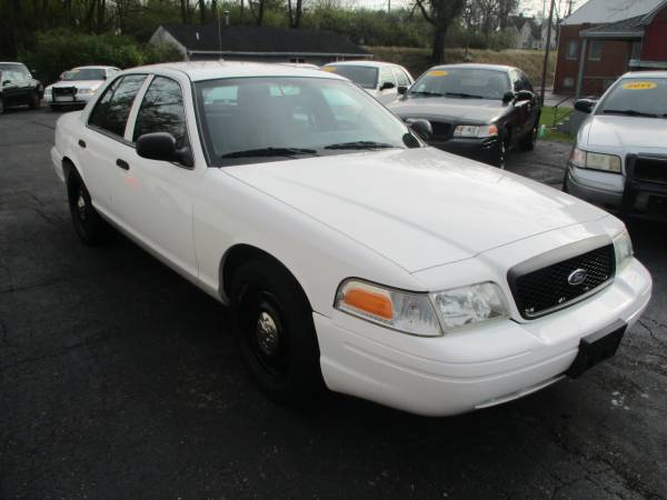2010 FORD CROWN VIC ONE OWNER - cars & trucks - by dealer - vehicle... for sale in Middletown, OH – photo 2