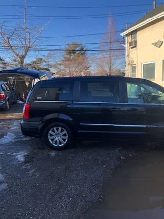 2015 CHRYSLER TOWN AND COUNTRY clean LOADED - - by for sale in Lynbrook, NY – photo 21