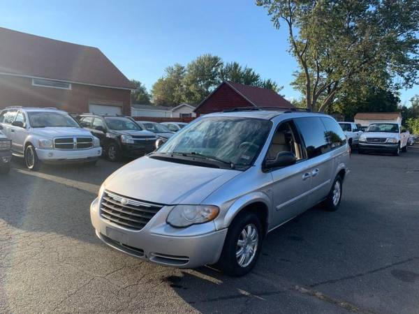 2006 Chrysler Town Country LWB 4dr Touring - cars & trucks - by... for sale in East Windsor, MA – photo 3