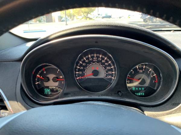 2013 Chrysler 200 Touring *Must See*3.6L*v6 for sale in Las Vegas, NV – photo 8