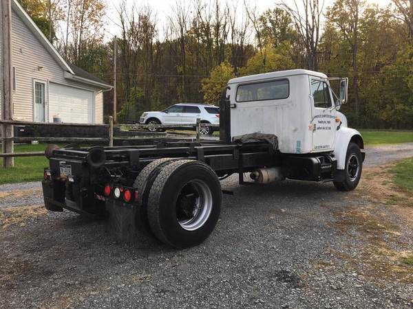 1993 International 4600 Hooklift truck for sale in reading, PA – photo 2