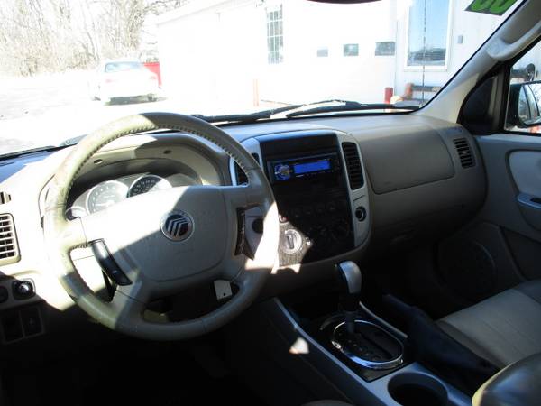 2005 Mercury Mariner Premier 4X4 Heated Leather/Sunroof - cars & for sale in CENTER POINT, IA – photo 7